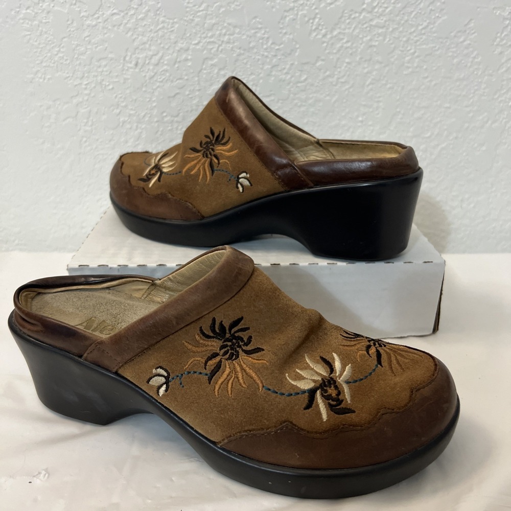 Alegria Isabelle 632 Brown Suede Embroidery Print Clog Slides 5.5 6 EU 36